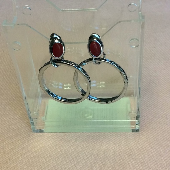 FINAL SALE PRICE Silver & Red Statement Necklace + 2 Earrings - Picture 5 of 9